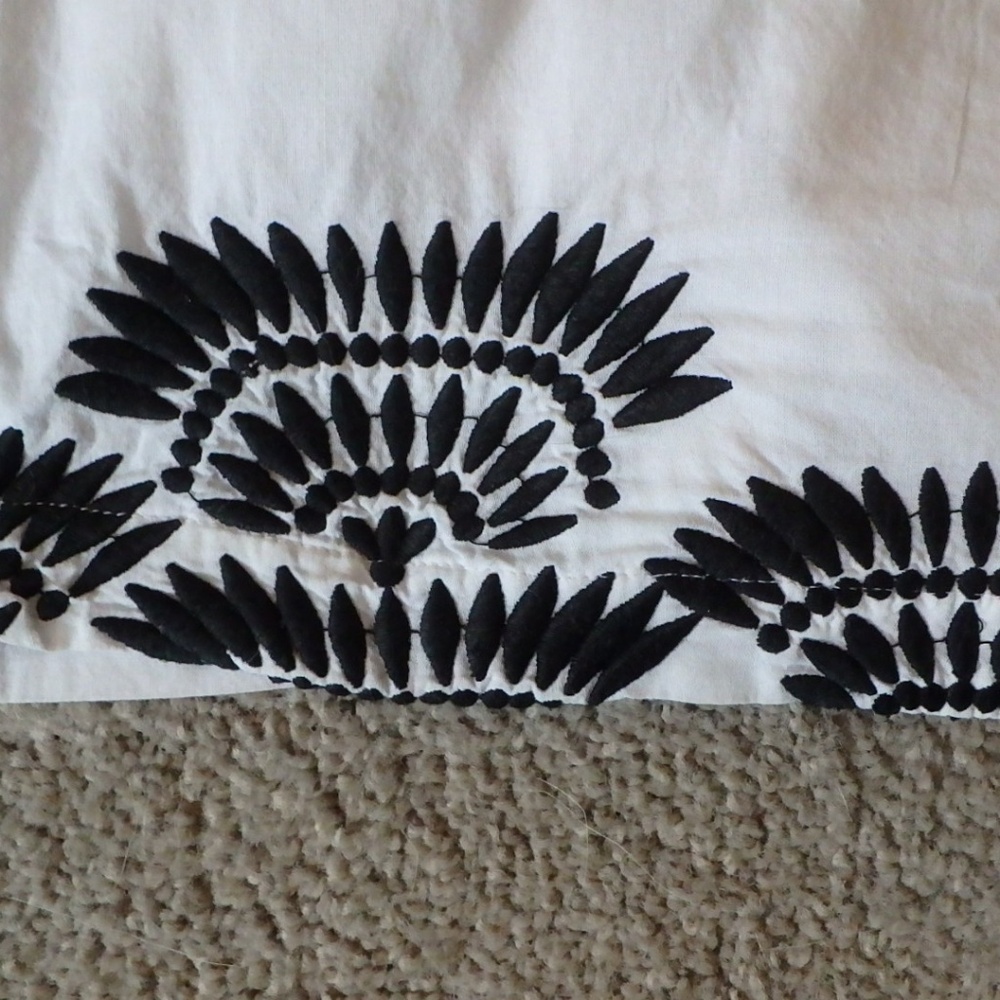 GORGEOUS embroidered Aventura blouse/tunic - Picture 3 of 7